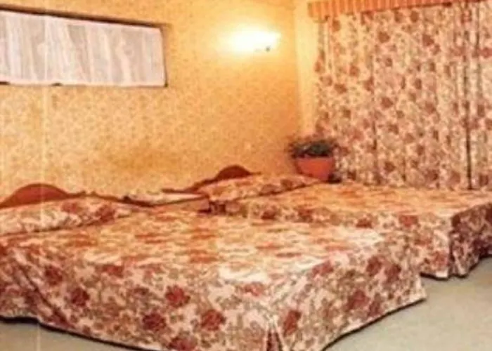 Taj Hotel 3*