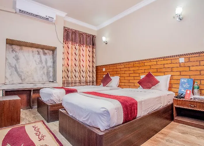 Taj Hotel 3*